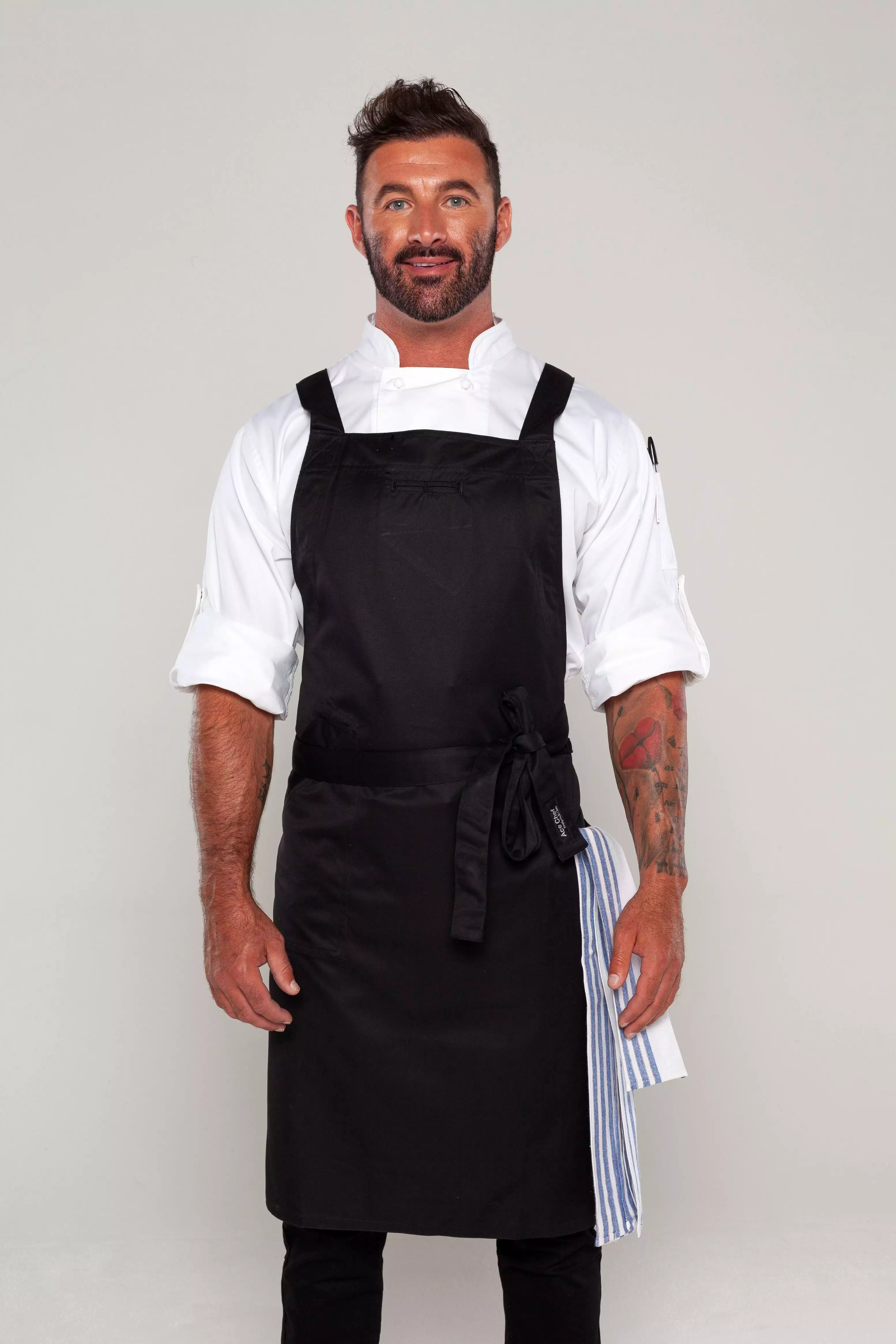 BYRON Crossover Chef apron Black with black straps