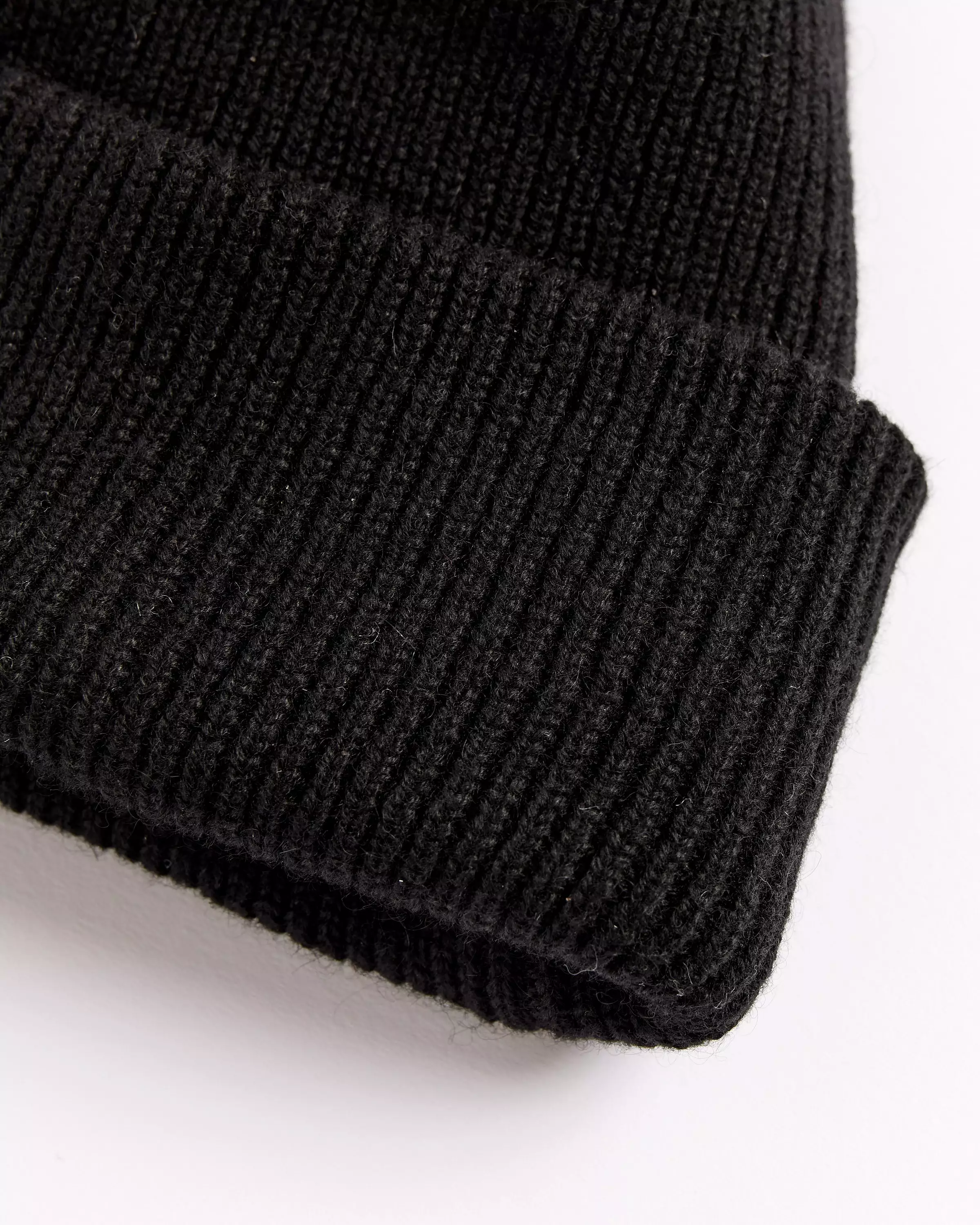 Cashmere Beanie in Black