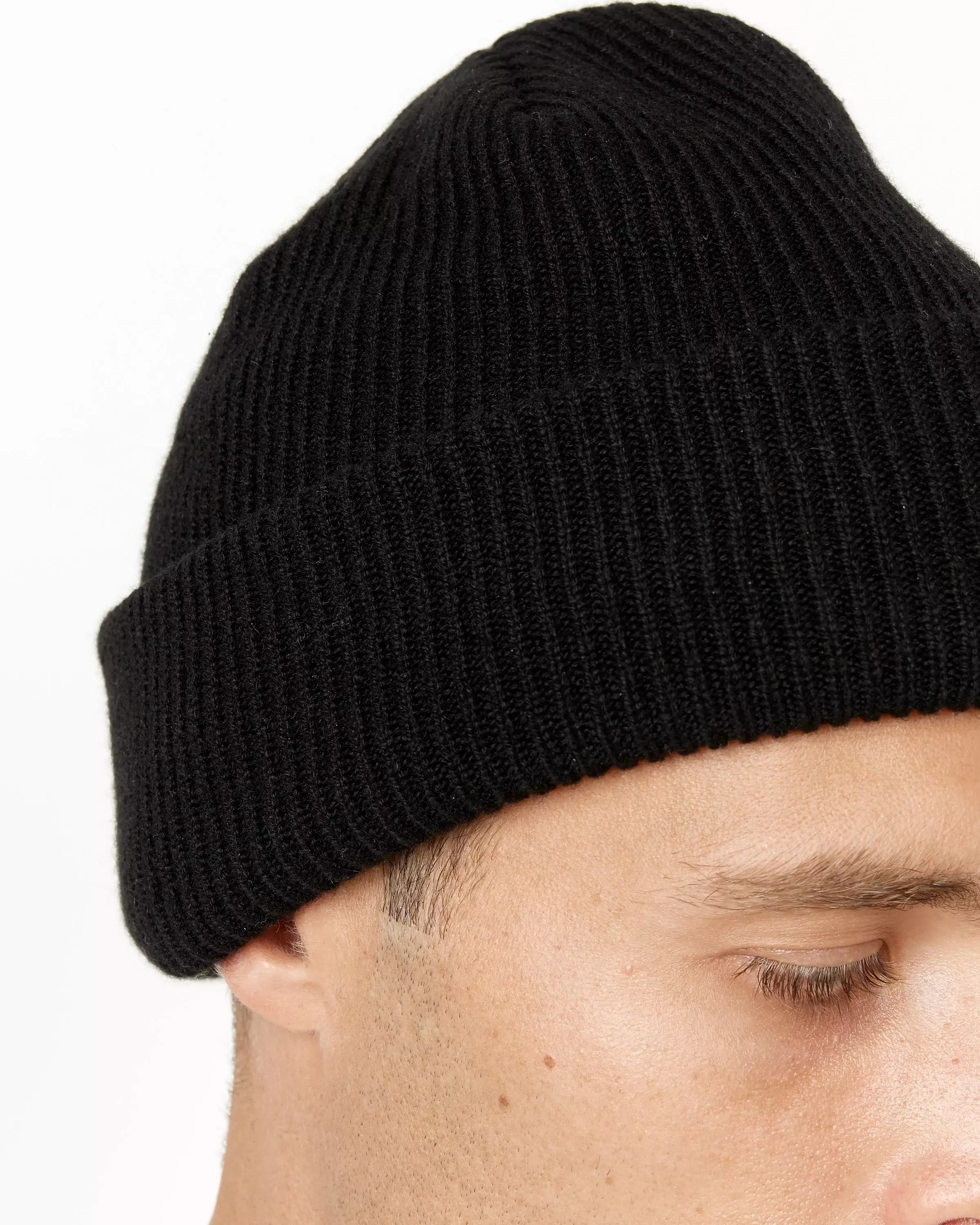 Cashmere Beanie in Black