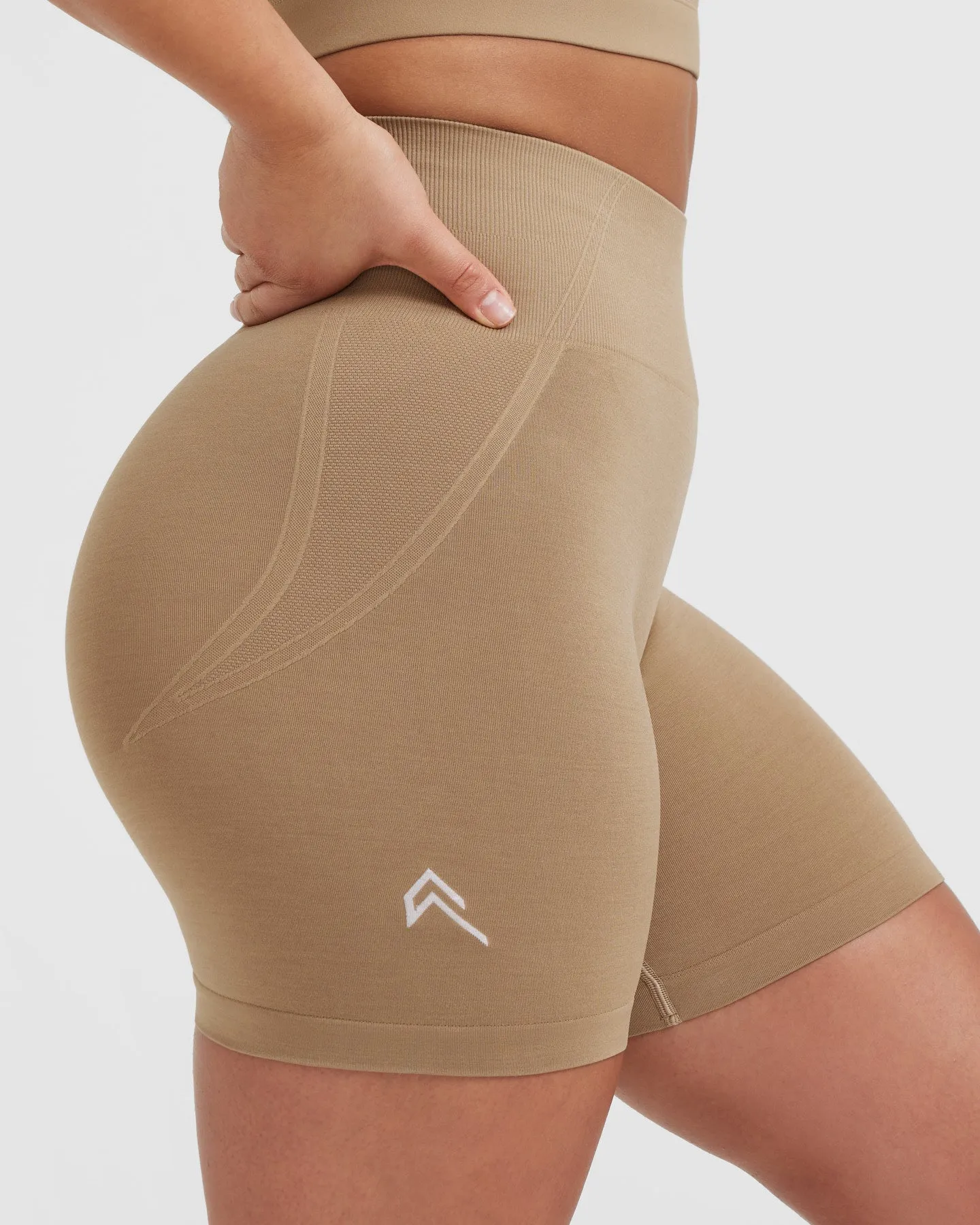 Effortless Seamless Shorts | Dune Brown