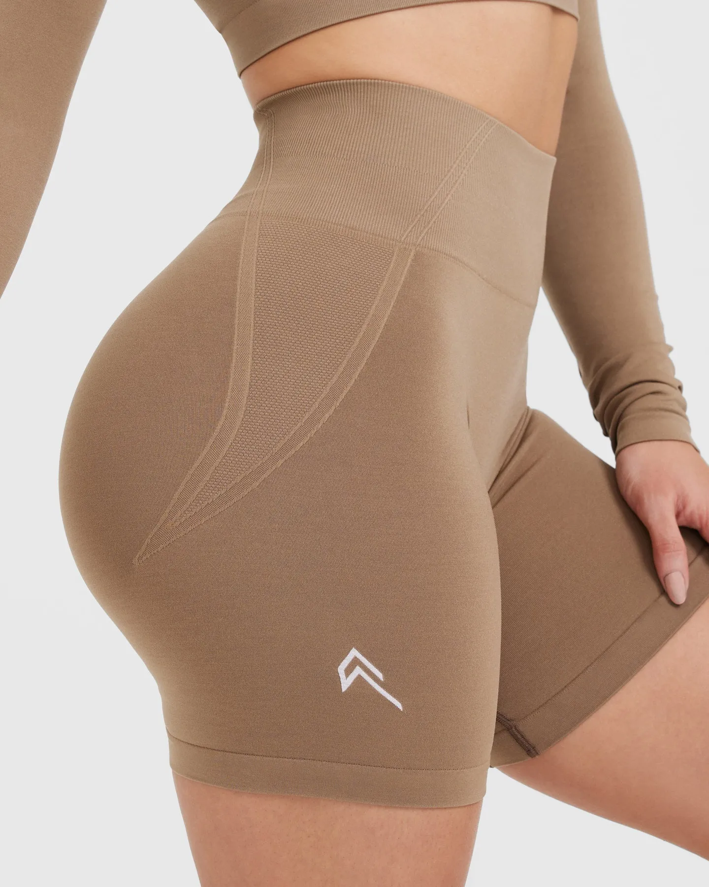 Effortless Seamless Shorts | Walnut