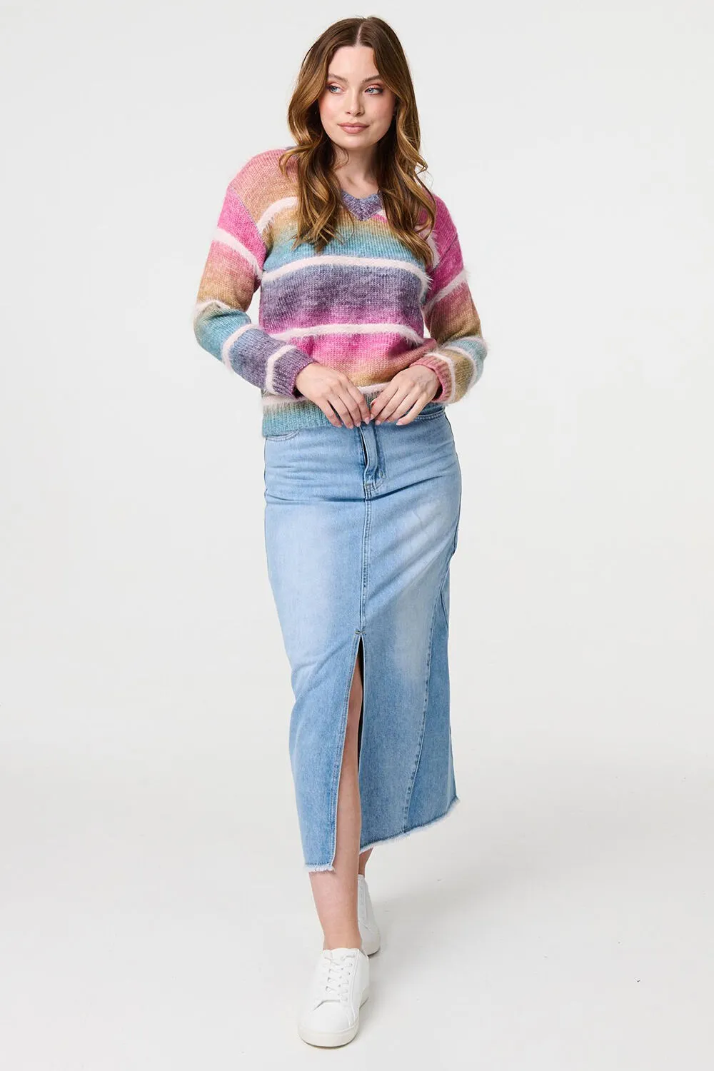 Izabel London – Striped V-Neck Relaxed Knit Jumper