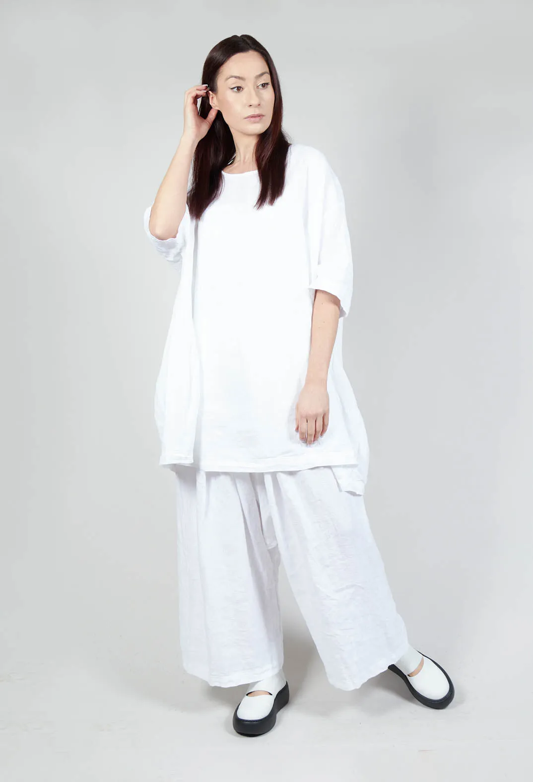 Relaxed Fit Linen Top in White