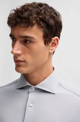 Slim-fit shirt with spread collar