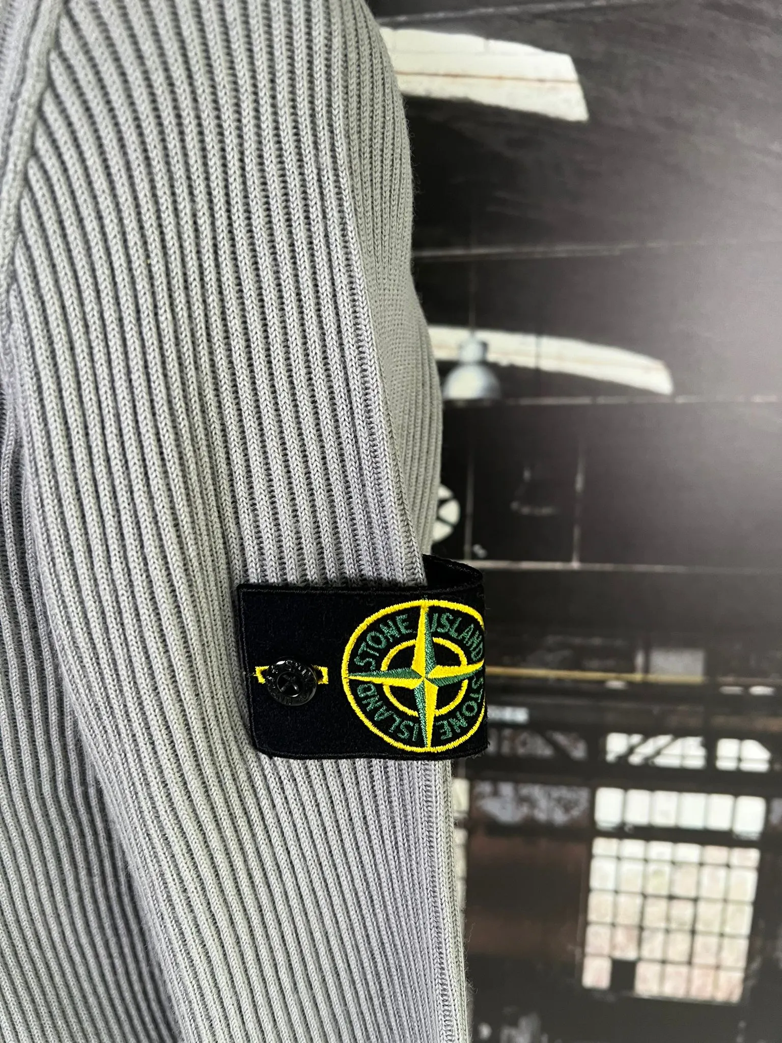 STONE ISLAND FULL STRETCH RIPPED CREWNECK SWEATSHIRT